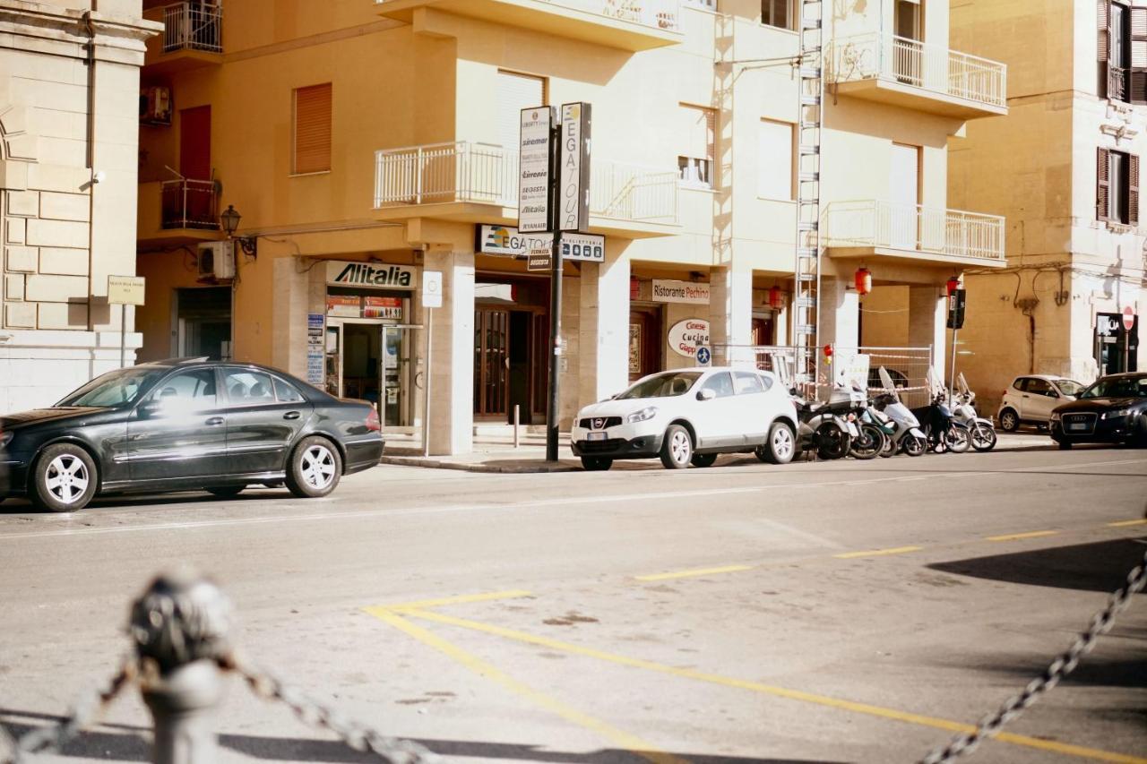 B&B Il Profumo Del Porto Trapani Exteriör bild